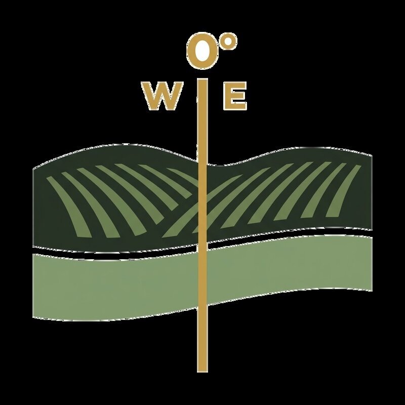 A stylised icon representing Parnay, showing rolling vineyard hills beneath a vertical golden line marked with 0° and the letters W and E, symbolising the Prime Meridian passing through the village.